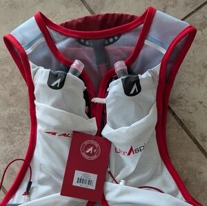 Brand New Ultraspire Bronco Running Vest In Size Small